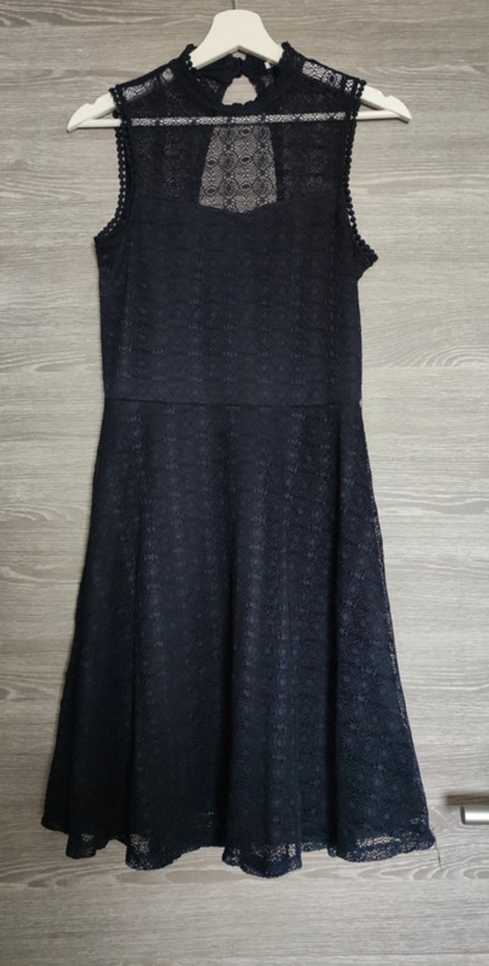 Robe a dentelle la halle
