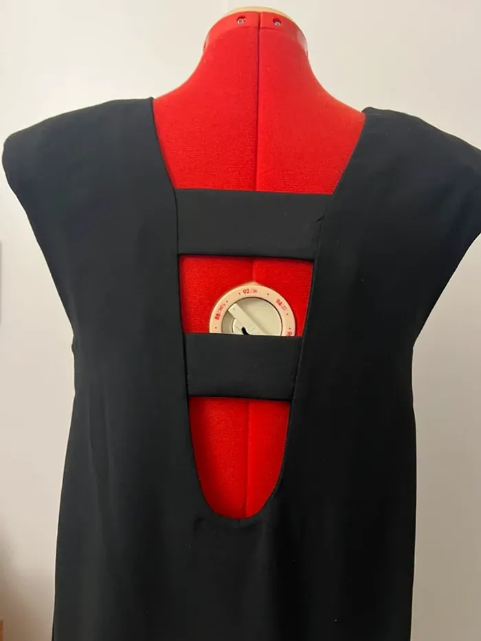 Robe droite col V à épaulettes dos nu Camaïeu