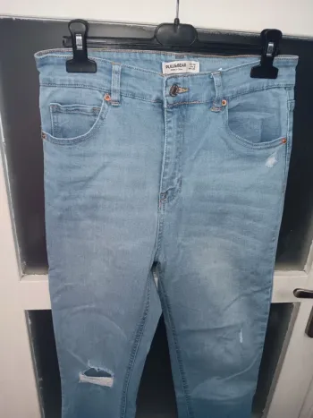 Jean 38 slim Pull&Bear bleu clair délavé effet usé