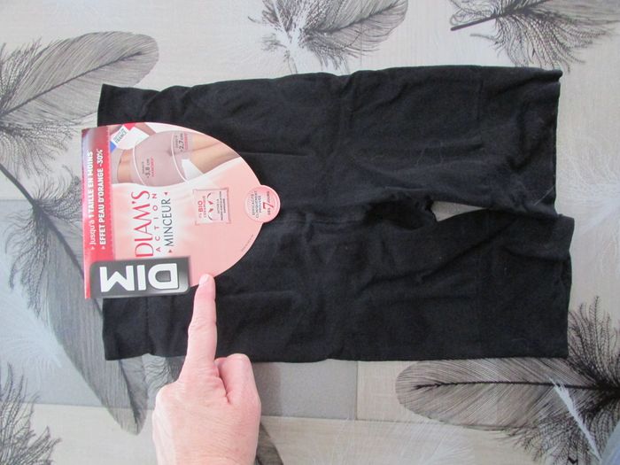 Shorty gainant Diam's Action Minceur DIM Taille 42/44 - photo numéro 3
