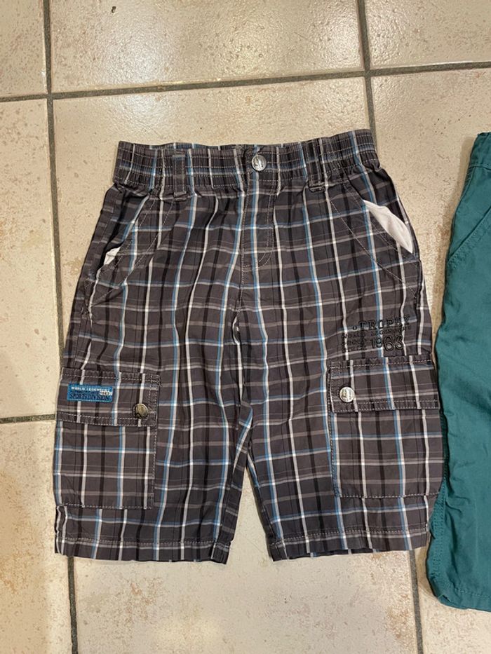 Lot de 2 shorts taille 5ans - photo numéro 2