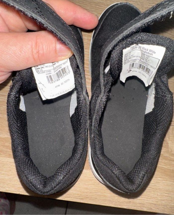 Baskets noires enfant T 29 - photo numéro 6