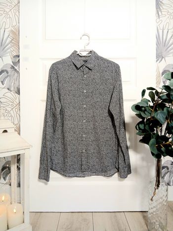 Chemise Celio – Taille M – Noir & blanc motif fin – Élégante & moderne