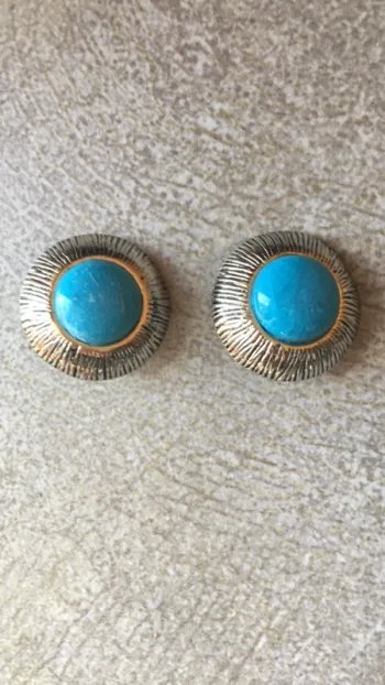 Boucle d’oreille clip vintage