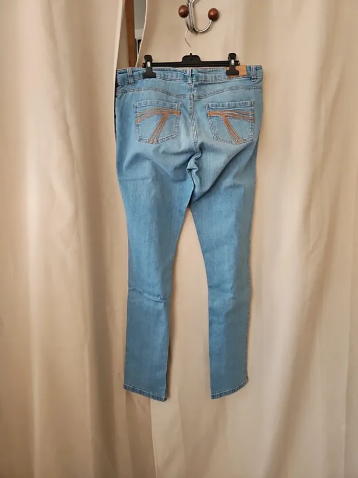 Jeans bleu clair - photo numéro 3