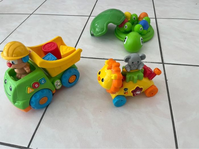 Lot jouets bébé - photo numéro 2