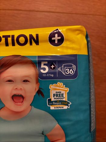 Pack De 36 Couches Pampers  Baby-Dry Neuf Dans L’emballage.