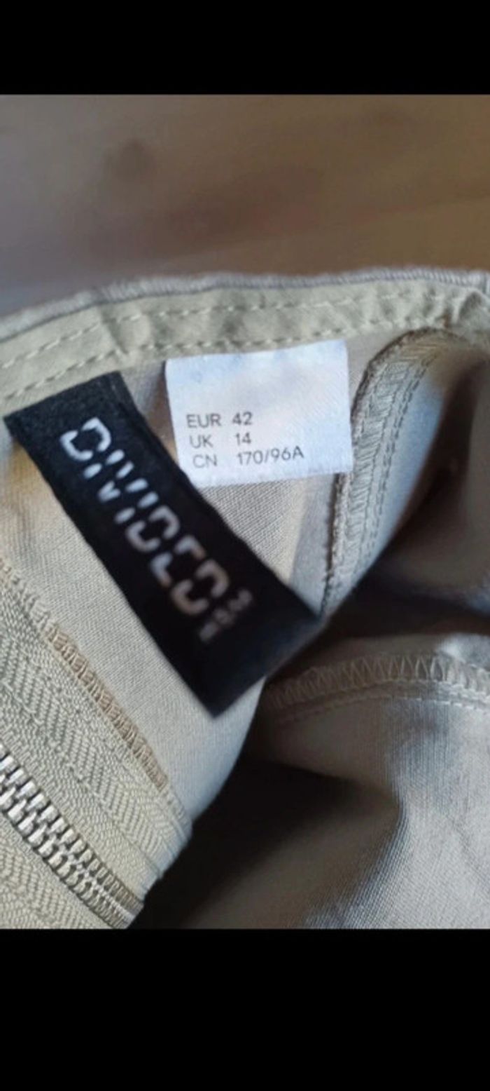 Robe camouflage militaire taille 40 H&M - photo numéro 2