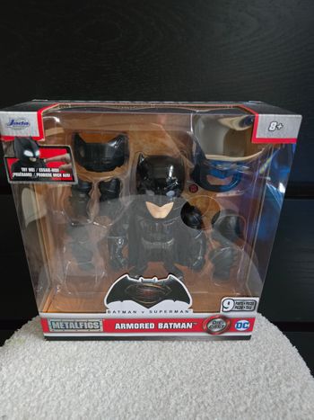 figurine Batman 15 cm + Armure métal Jada