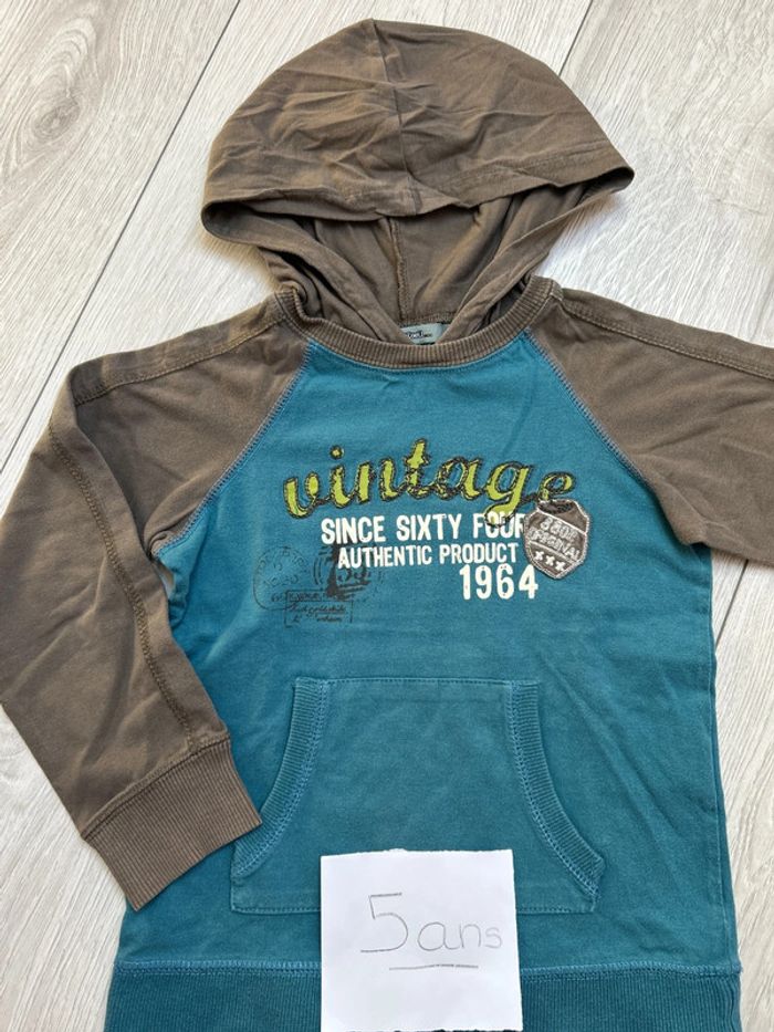 T-shirt manches longues capuche