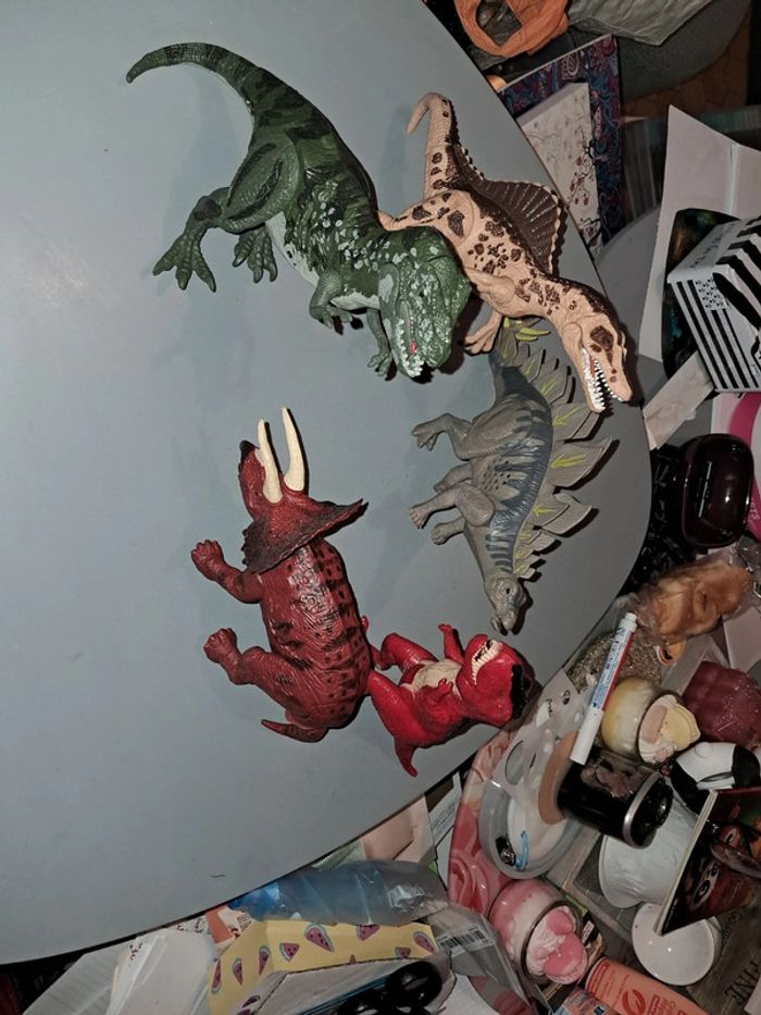 Lot de 5 dinosaures qui grognent et yeux s'allument - photo numéro 2