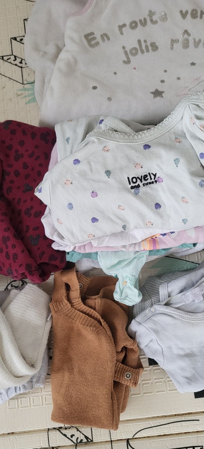 Lot vêtements 1 mois - photo numéro 3