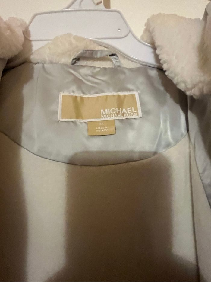 Doudoune Michael Kors taille 3 ans et demi - photo numéro 6