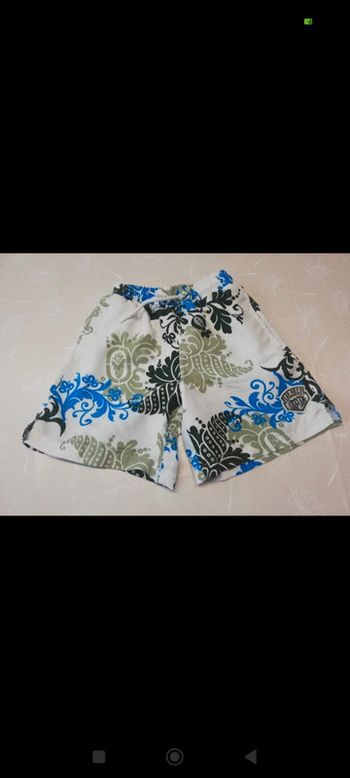 Short de bain 4 ans neuf 2€