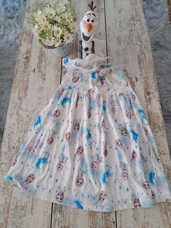 Robe la reine des neiges 2 et son cheval nook