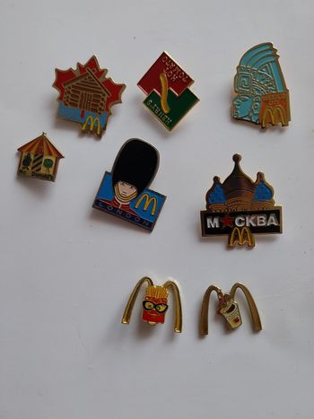 Lot pin's mc donald