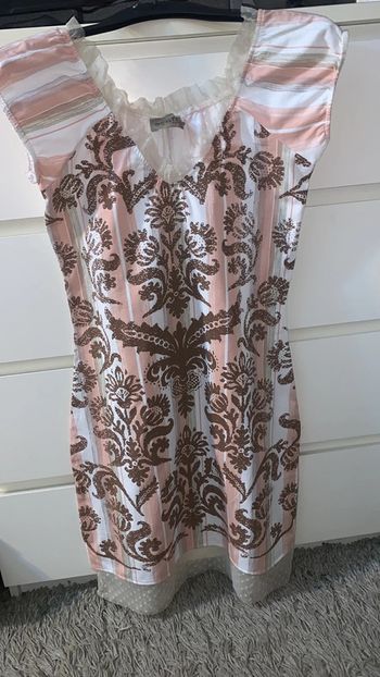 Très jolie robe (taille M)