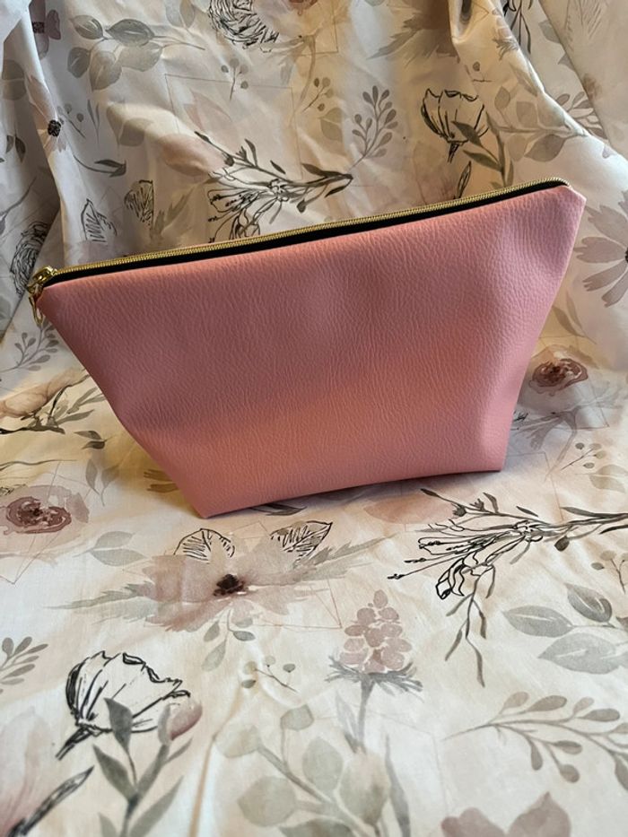 Trousse de toilette neuve - photo numéro 5