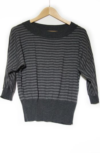 Petit pull rayé gris manches 3/4 chauve souris en matière toute douce 20% soie et 10% laine