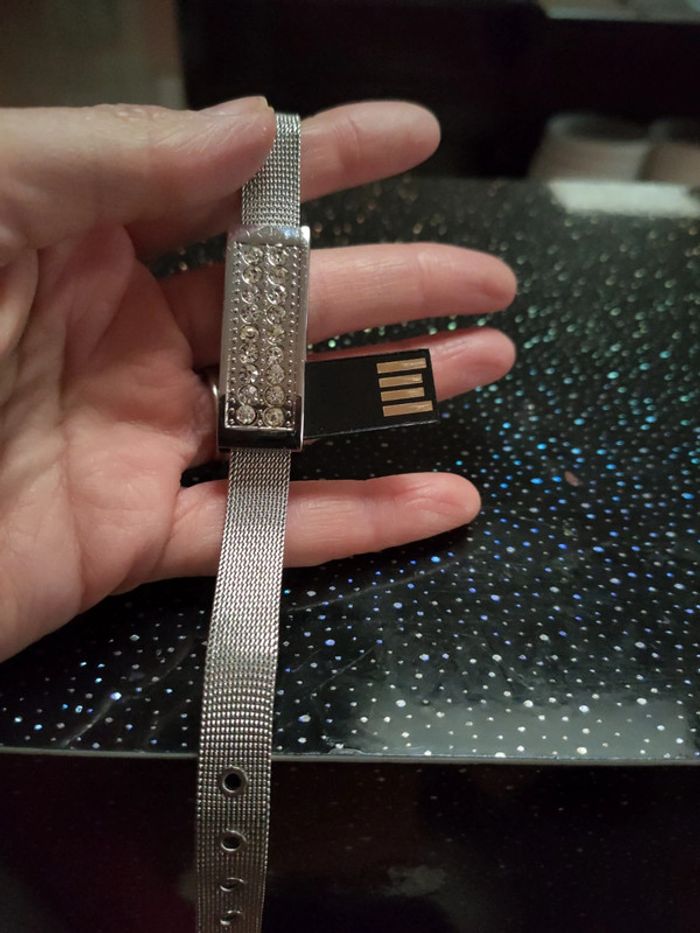 Bracelet en argent inoxydable avec USB 4GB