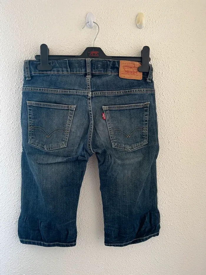Short en jean Lévis 💫Taille 14 ans - photo numéro 2