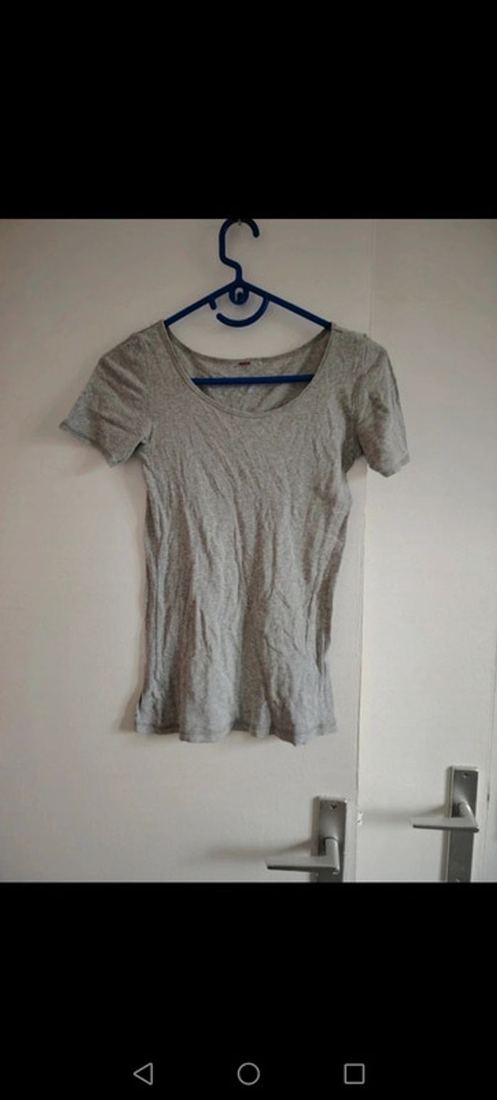 Tee-shirt sans marque 34