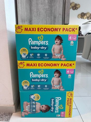 📦 Lot de 3 cartons – Pampers Baby-Dry Taille 4