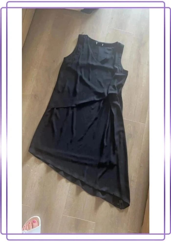 Petite robe noire - photo numéro 3