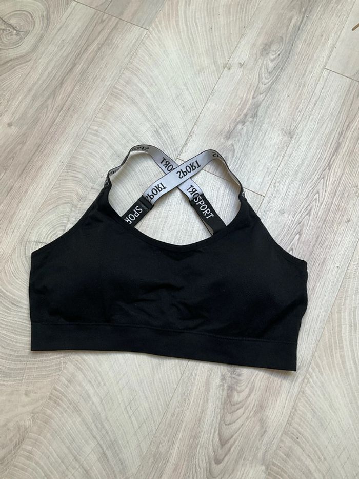 Brassière noire XXL sport maintien intermédiaire