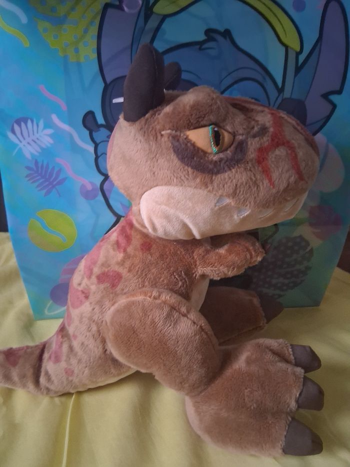 Peluche dinosaure world