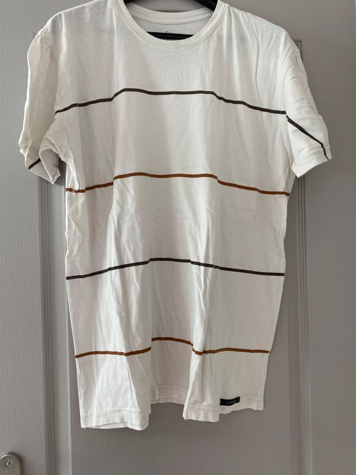 Teeshirt Quiksilver L manches courtes
