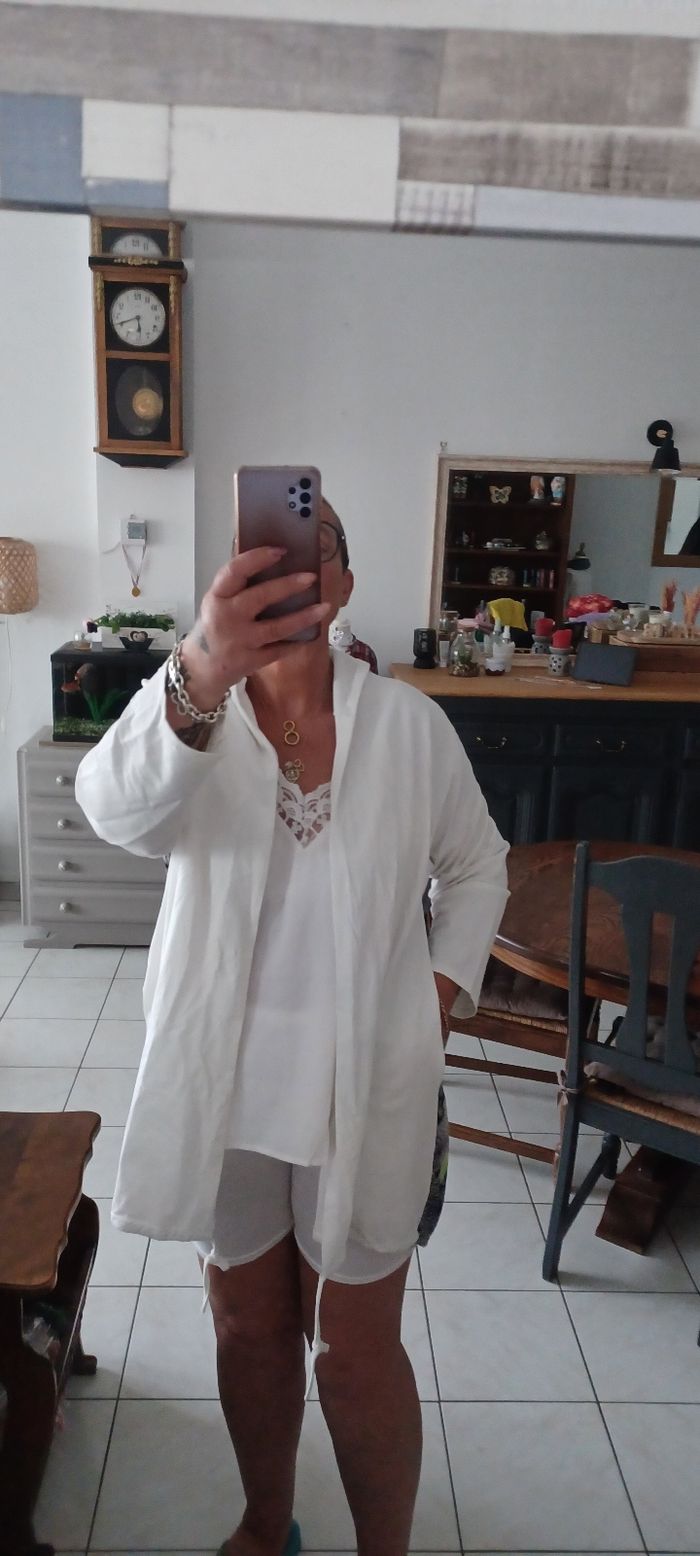 Très jolie veste à capuche femme T U - photo numéro 5