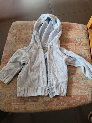 Gilet à capuche in extenso 1 mois