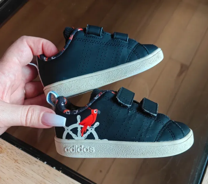 Chaussures à scratch Adidas pointure 21 - photo numéro 2