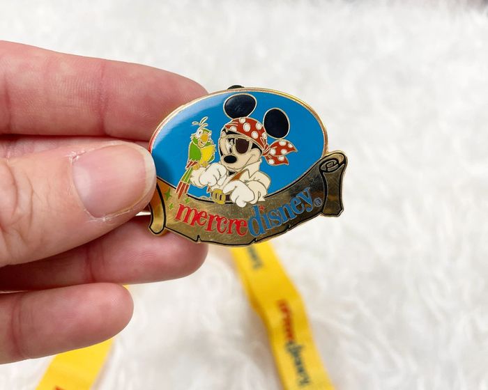 Pin’s et lanière Disneyland Paris - photo numéro 4