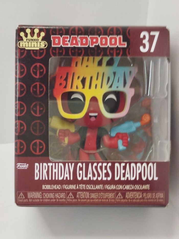 Funko Pop minis - Birthday glasses Deadpool - photo numéro 2