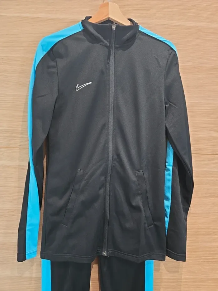 Jogging Nike taille XS - photo numéro 2