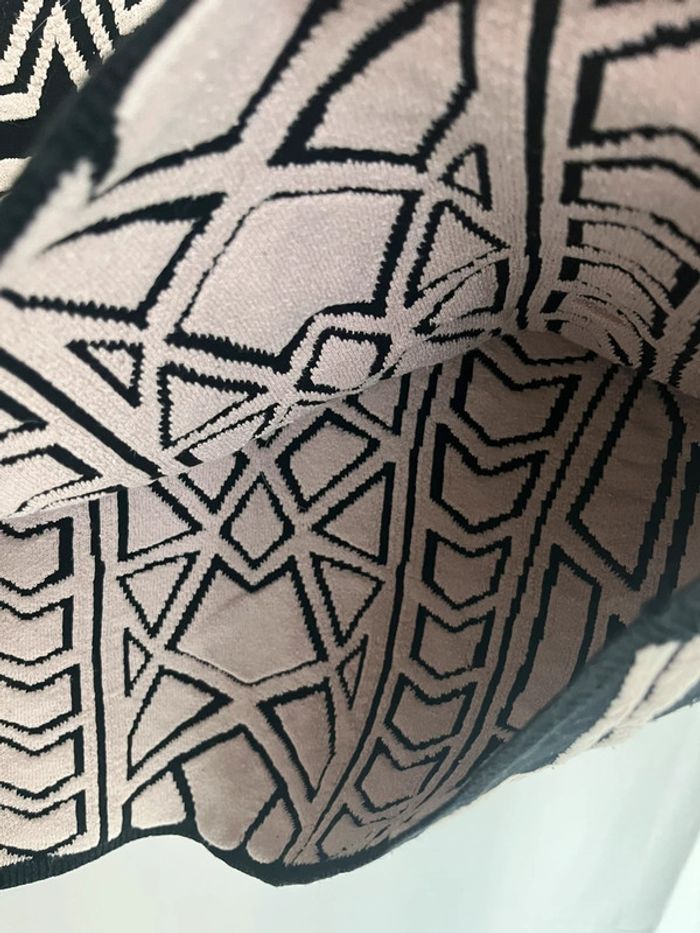 👗 Robe moulante graphique taille 1 - photo numéro 4