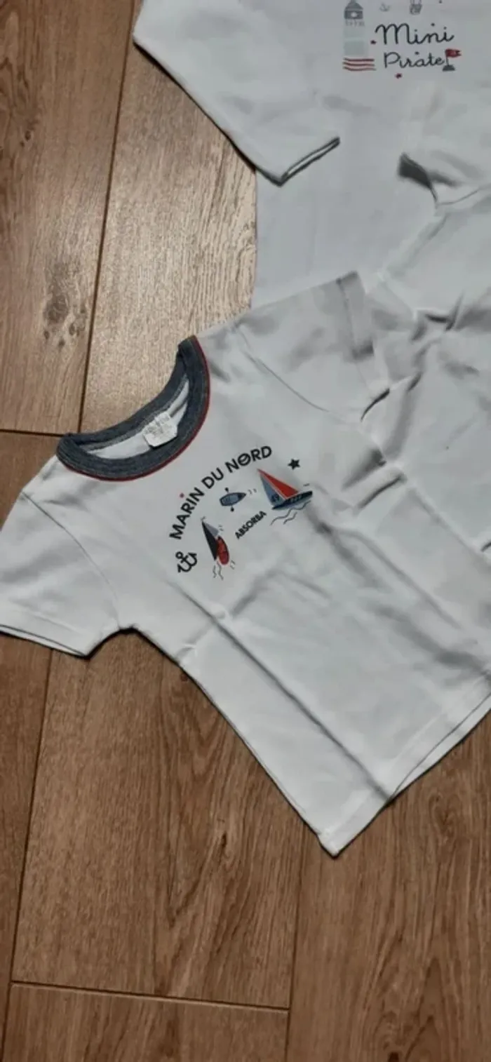 Lot de 3 hauts/ tee-shirts nuit absorba 3 ans en parfait état - photo numéro 3