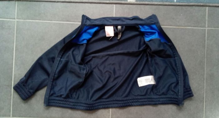 Veste Adidas taille 5/6 ans - photo numéro 2