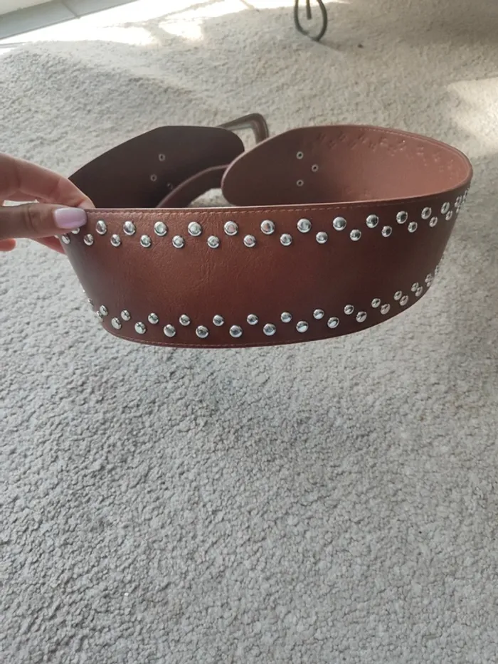 Superbe ceinture marron cloutée - photo numéro 4
