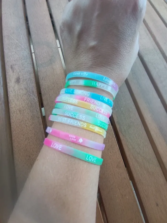 Lot 10 bracelets fluorescents