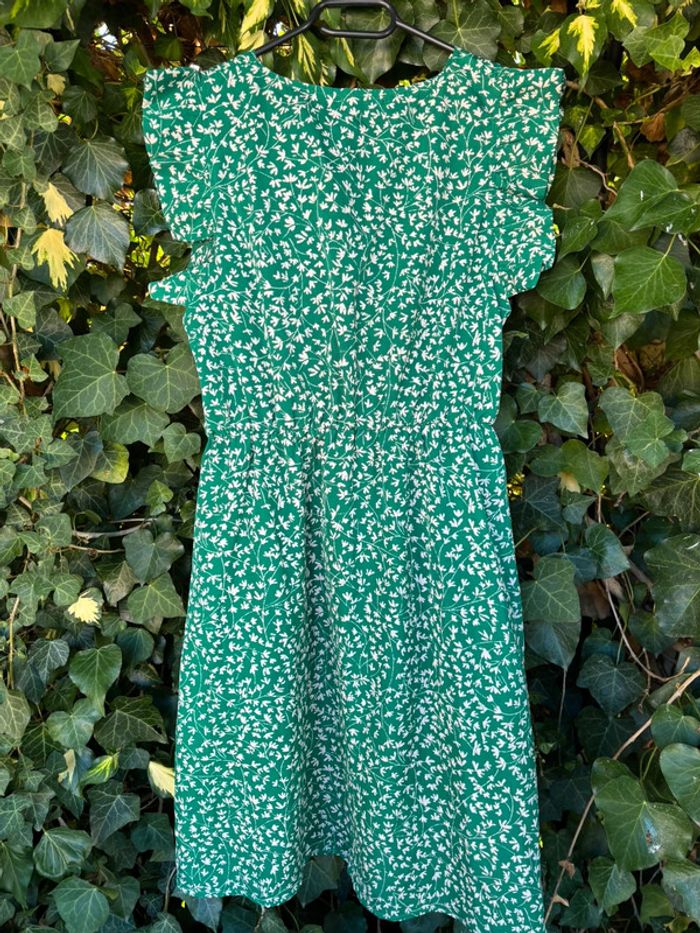 Petite robe verte à fleurs légère et fluide - photo numéro 9