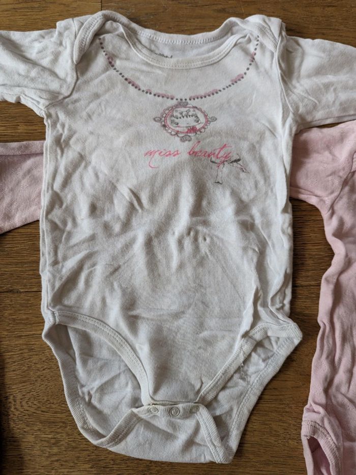 Lot 3 bodies kitchoun 18 mois