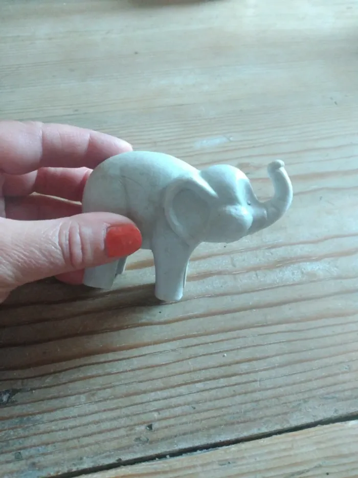 Petit Éléphant Jouet - photo numéro 2