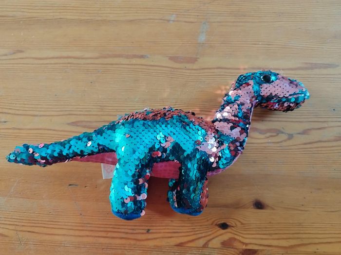 Dinosaure en strass - photo numéro 2