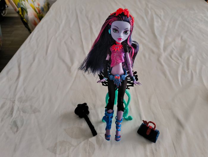 Poupée monster high jane boolittle