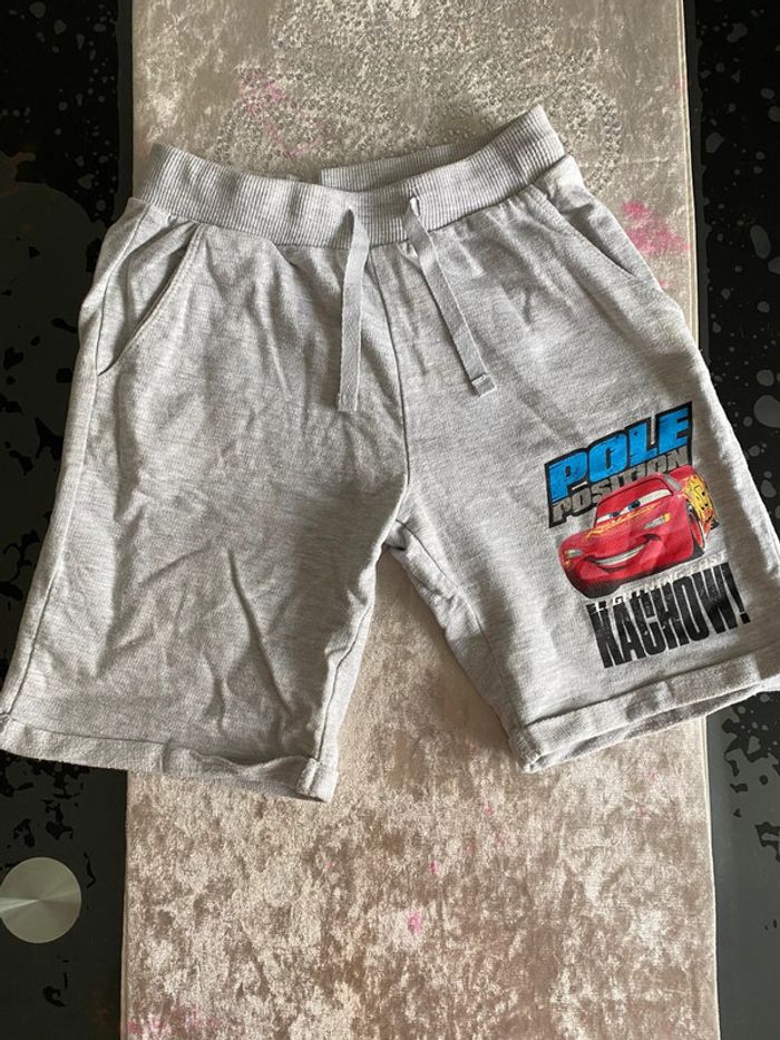 Disney pixar Short cars taille 4/5 ans