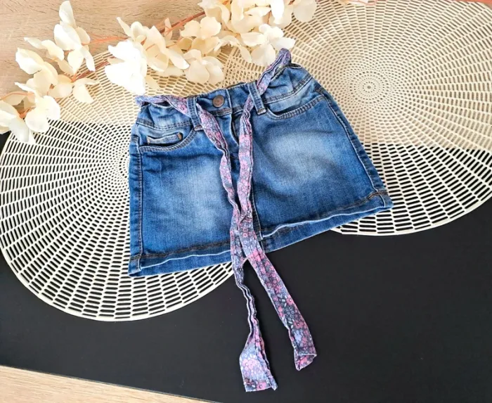 Jupe, taille 2 ans, marque tape à l'œil