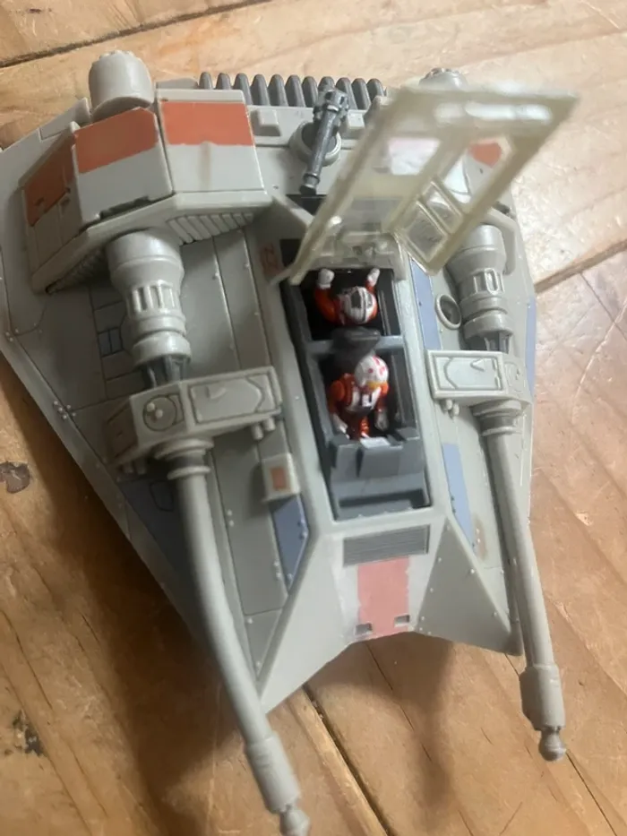 Snowspeeder Star Wars Micro Machines 1995 + 2 pilotes - photo numéro 2